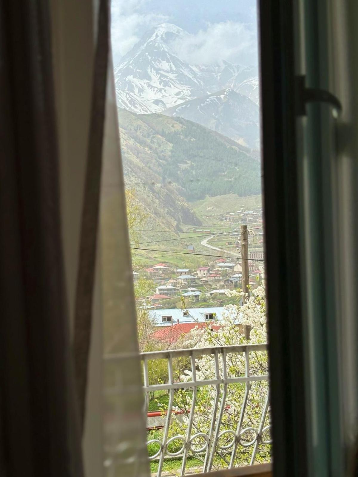 Geo Inn Kazbegi Bagian luar foto